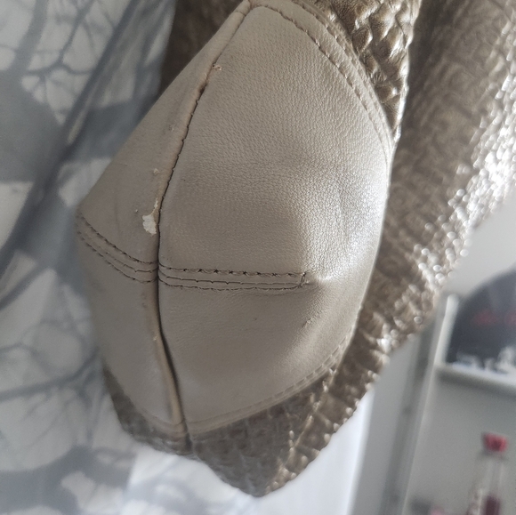 BCBG Generation Gold Textured Vegan Leather Women's Bag Hobo Y2K - Picture 7 of 16